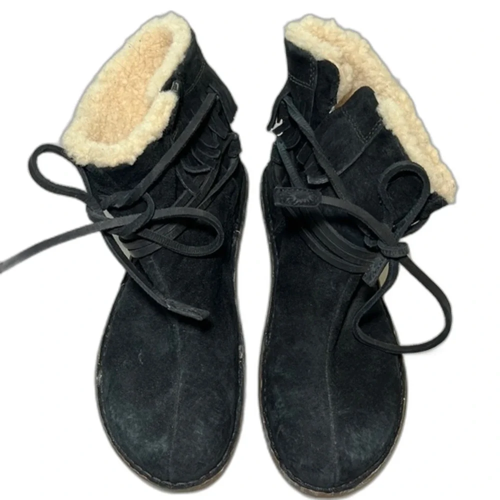 Ugg Gaviota Lace Up Fringe Booties Black 5749 Size 8